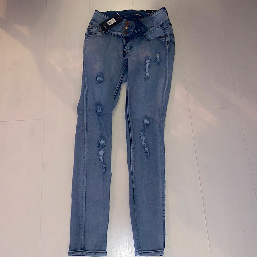 Fashion nova jeans brand new never worn. Original packaging